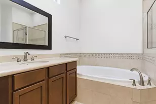 1303 Sherwood Point Ln, Houston, TX 77043 - Photo 37