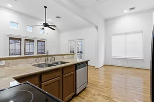 1303 Sherwood Point Ln, Houston, TX 77043 - Photo 29