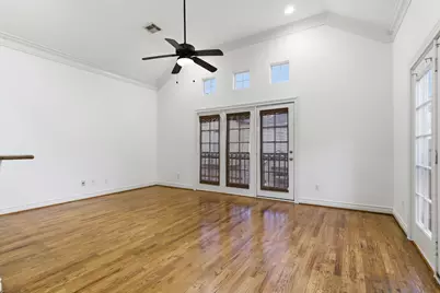 1303 Sherwood Point Lane, Houston, TX 77043 - Photo 11