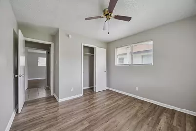5107 Clover Street, Houston, TX 77033 - Photo 7