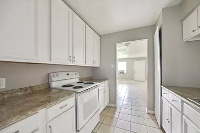 5107 Clover Street, Houston, TX 77033 - Photo 5