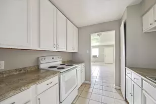 5107 Clover St, Houston, TX 77033 - Photo 5