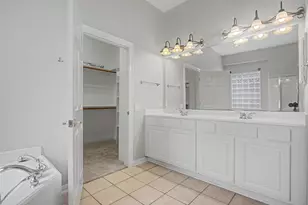 2409 S Venice Dr, Pearland, TX 77581 - Photo 15