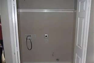 2627 Desoto Square, Houston, TX 77091 - Photo 9