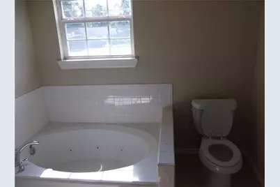 2627 Desoto Square, Houston, TX 77091 - Photo 17