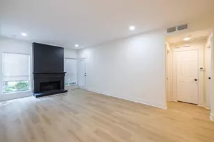 10049 Westpark Dr, Houston, TX 77042 - Photo 23