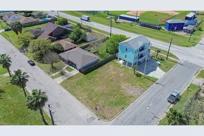 3201 Kleinmann Avenue, Galveston, TX 77551 - Photo 3