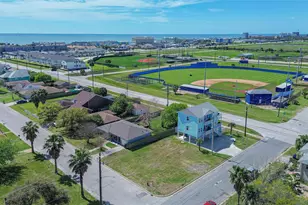 3201 Kleinmann Ave, Galveston, TX 77551 - Photo 1