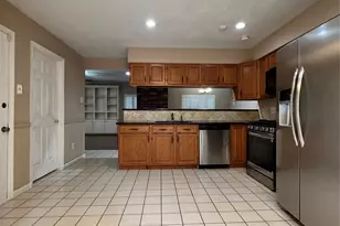 75 W Stony Bridge Cir, The Woodlands, TX 77381 - Photo 13