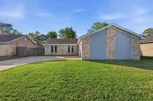 5919 Ollia Cir, Pasadena, TX 77505 - Photo 3