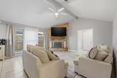 5919 Ollia Circle, Pasadena, TX 77505 - Photo 13