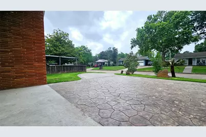 6946 Cole Creek Drive, Houston, TX 77092 - Photo 3