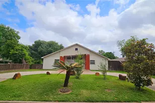 6946 Cole Creek Dr, Houston, TX 77092 - Photo 1