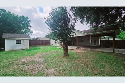 6946 Cole Creek Drive, Houston, TX 77092 - Photo 7
