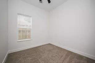 8203 Sparta St, Houston, TX 77028 - Photo 9