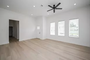 8203 Sparta St, Houston, TX 77028 - Photo 7