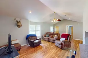 906 Waco St, Dayton, TX 77535 - Photo 9
