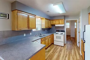 906 Waco St, Dayton, TX 77535 - Photo 3