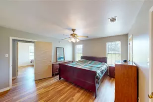 906 Waco St, Dayton, TX 77535 - Photo 13