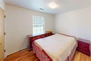 906 Waco St, Dayton, TX 77535 - Photo 21