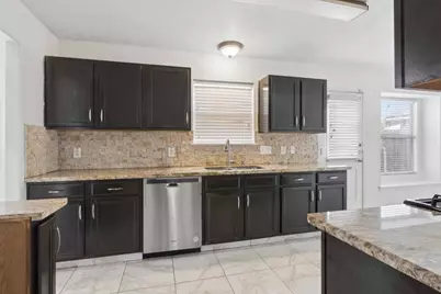 10418 Iris Lake Court, Houston, TX 77070 - Photo 9