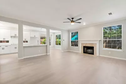 66 Terraglen Dr, The Woodlands, TX 77382 - Photo 5