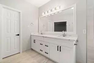66 Terraglen Dr, The Woodlands, TX 77382 - Photo 17