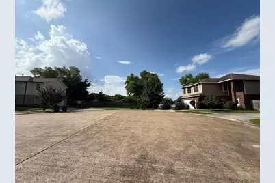 2410 Ranna Court, Sugar Land, TX 77498 - Photo 3