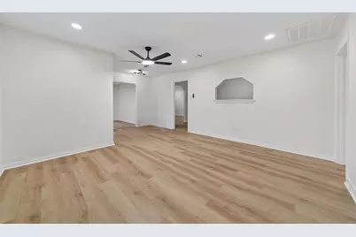 907 S 3rd Street, La Porte, TX 77571 - Photo 11