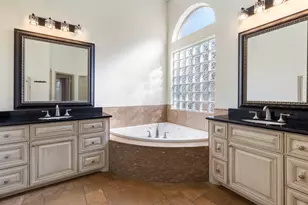 19 Clingstone Pl, The Woodlands, TX 77382 - Photo 11