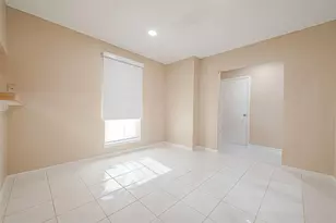 3231 E Heatherock Cir, Sugar Land, TX 77479 - Photo 11