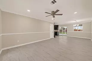 11118 Stroud Dr, Houston, TX 77072 - Photo 3