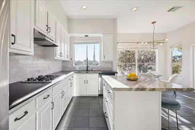 1839 Stacy Crest, Houston, TX 77008 - Photo 5