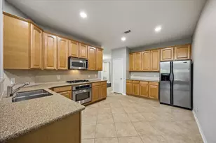 1711 Quiet Pond Dr, Sugar Land, TX 77479 - Photo 7
