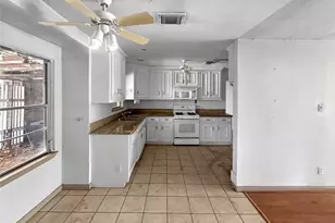 3026 Fairhope St, Houston, TX 77025 - Photo 9