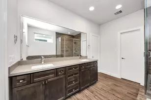 325 Eado Park Cir, Houston, TX 77020 - Photo 37