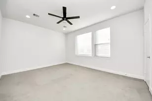 325 Eado Park Cir, Houston, TX 77020 - Photo 11