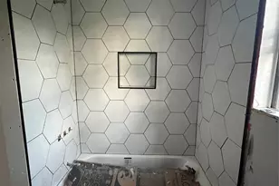 5942 Ridgeway Dr, Houston, TX 77033 - Photo 3