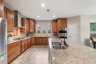 140 Brendan Woods Lane, Conroe, TX 77384 - Photo 9