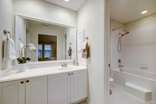 10 Stone Creek Pl, The Woodlands, TX 77382 - Photo 9