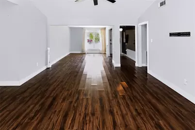 11930 Ashcroft Drive, Houston, TX 77035 - Photo 13
