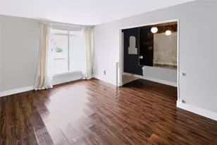 11930 Ashcroft Dr, Houston, TX 77035 - Photo 9