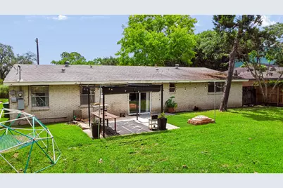 11930 Ashcroft Drive, Houston, TX 77035 - Photo 39