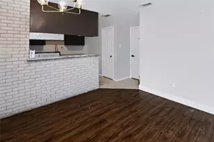 11930 Ashcroft Dr, Houston, TX 77035 - Photo 7