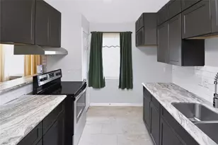 11930 Ashcroft Dr, Houston, TX 77035 - Photo 17