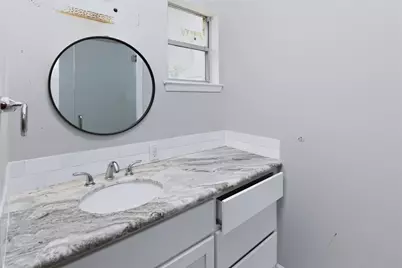 11930 Ashcroft Drive, Houston, TX 77035 - Photo 31