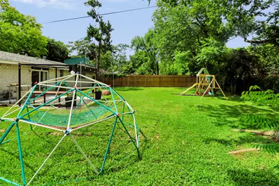 11930 Ashcroft Drive, Houston, TX 77035 - Photo 35