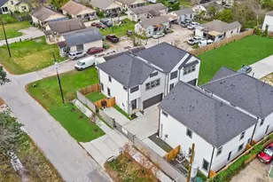 241 Rebecca St, Houston, TX 77022 - Photo 23