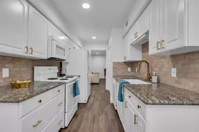 10355 Longmont Drive #35/14, Houston, TX 77042 - Photo 9