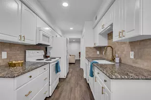 10355 Longmont Dr, Houston, TX 77042 - Photo 9